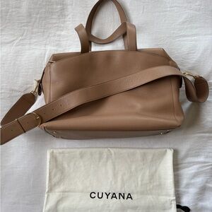 Cuyana Overnight Bag - Leather, Cappuccino
